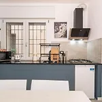 Free Parking And 4 Bedrooms By Antoleo Apartment