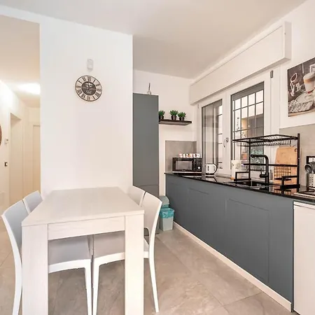 Free Parking And 4 Bedrooms By Antoleo Apartment Vicenza
