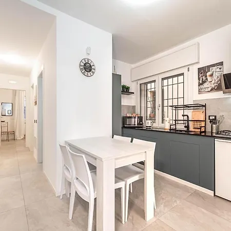 Free Parking And 4 Bedrooms By Antoleo *