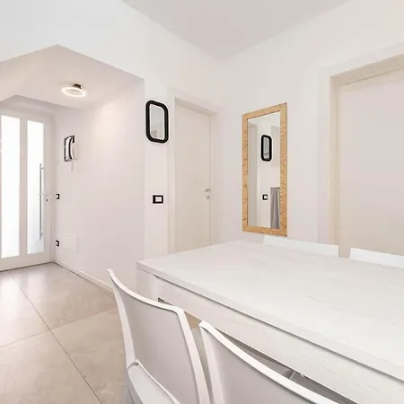 Free Parking And 4 Bedrooms By Antoleo Vicenza