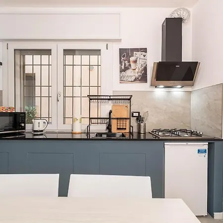 Free Parking And 4 Bedrooms By Antoleo Daire